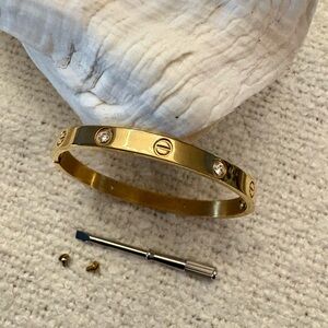 Gold Love Style Bracelet with Screwdriver